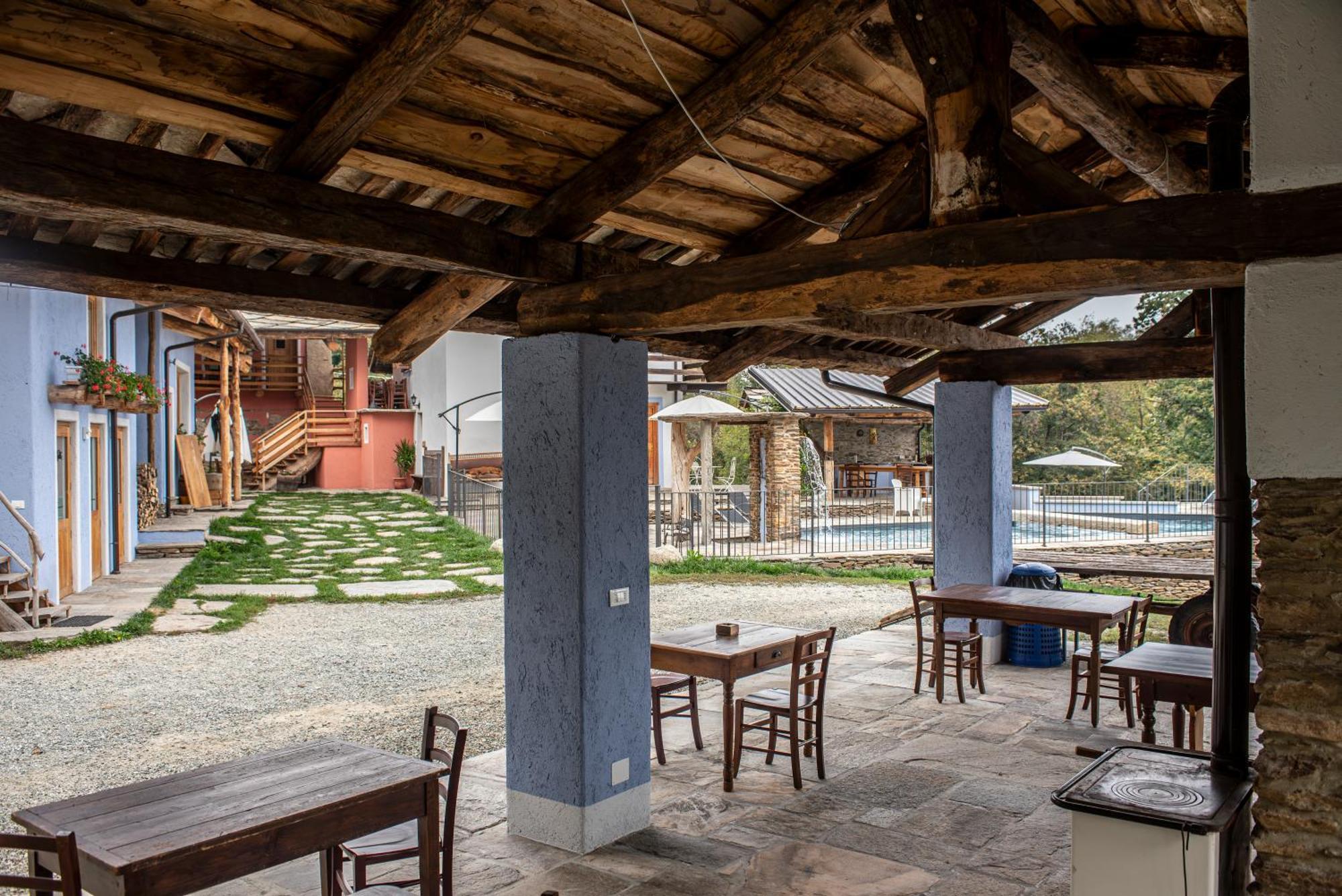 Agribenessere Agli Abatti Barge Exterior photo